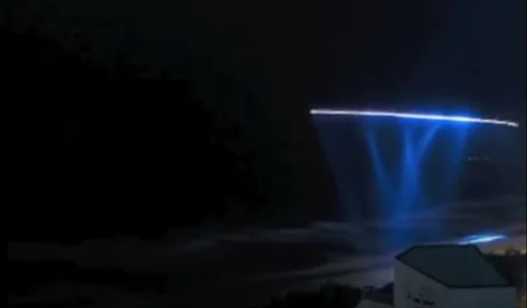 UFO sulla Gold Coast: ripresi molteplici avvistamenti – VIDEO