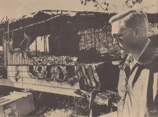 La casa mobile del capo della polizia Greenhaw prese fuoco in modo sospetto il 9 novembre 1973.